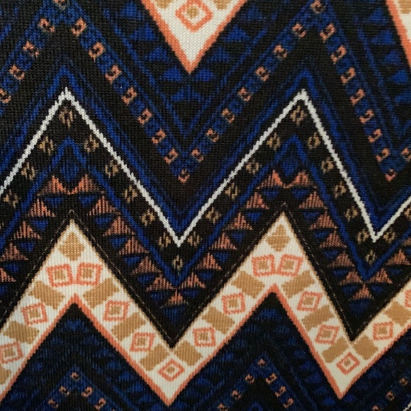 Pink Rose dress- large- knit material. - Picture 2 of 3